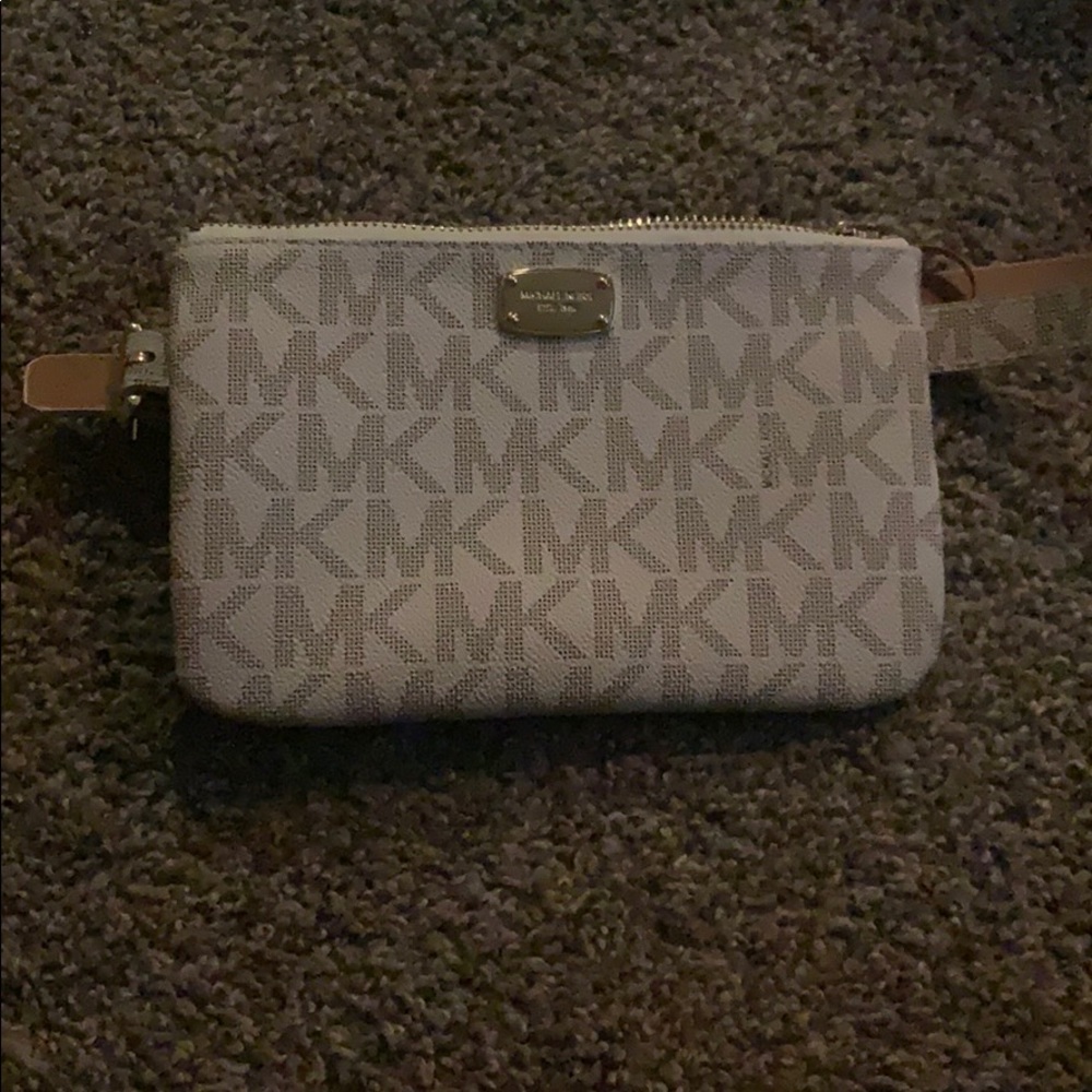 Fanny pack
